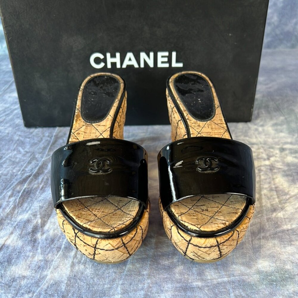Chanel Black Patent Leather Mules w/ Quilted Cork Heel Sz 7